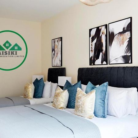 Aisiki Living At Alexandra Road, 2 Bedrooms & 2 Bathrooms With King Or Twin Beds And With Free Wi-Fi & Parking واتفورد المظهر الخارجي الصورة